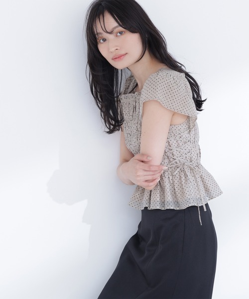 NATURAL BEAUTY BASIC(ナチュラルビューティーベーシック)の「レースアップフリルブラウス(シャツ/ブラウス・レディース・ブラック系その他2/オフホワイト/ピンク/ベージュ系その他・FREE)」の3枚目の写真