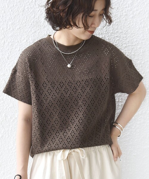 SHIPS(シップス)の「〈手洗い可能〉アイレット ショート スリーブ プルオーバー(Tシャツ/カットソー・レディース・ライトグリーン/ホワイト/ブラック/ブラウン系・ONE SIZE)」の4枚目の写真
