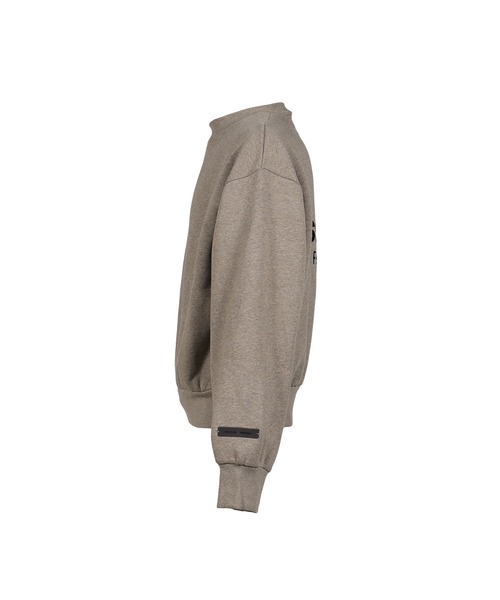 FOG ESSENTIALS（エフオージーエッセンシャルズ）の「CLASSIC CREWNECK SWEATSHIRT（スウェット・メンズ・ブラウン・SMALL/X-SMALL）」の4枚目の写真