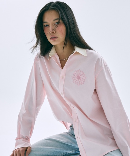 Mardi Mercredi(マルディメクルディ)の「OXFORD SHIRT CONTRAST COLLAR / オックスフォード シャツ コントラスト カラー(シャツ/ブラウス・レディース・ライトピンク/ブルー/ベージュ/スカイブルー・FREE)」の4枚目の写真