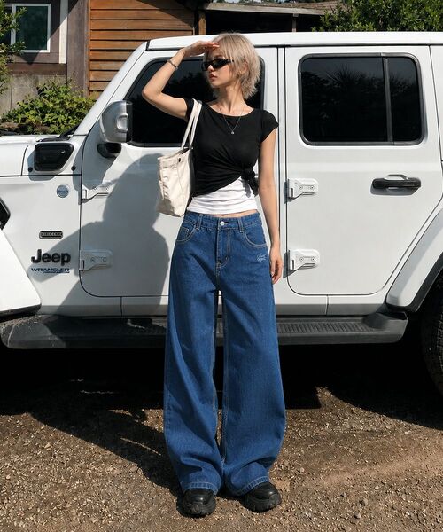 ARTISTWEAR（アーティストウェア）の「[ATW] フロータグデニムパンツ（デニムパンツ・レディース・ブルー系その他・SMALL/MEDIUM/LARGE/X-LARGE/XX-LARGE/XXX-LARGE）」の11枚目の写真