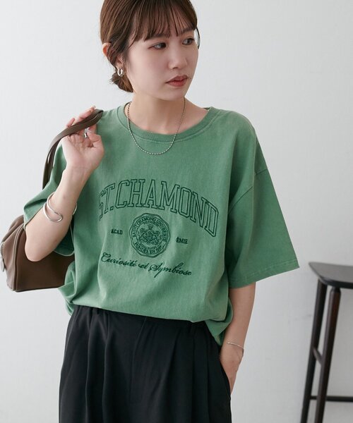 DISCOAT(ディスコート)の「【Enlude】同色刺繍カレッジロゴTシャツ《ユニセックス》(Tシャツ/カットソー・レディース・グリーン/ネイビー/チャコールグレー/ライトベージュ・FREE)」の3枚目の写真