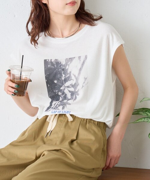 CIAOPANIC TYPY(チャオパニックティピー)の「【夏も快適/ドライタッチ】アソートフォトプリントフレンチスリーブTee(Tシャツ/カットソー・レディース・ホワイト/チャコールグレー/グレー・ONE SIZE)」の2枚目の写真