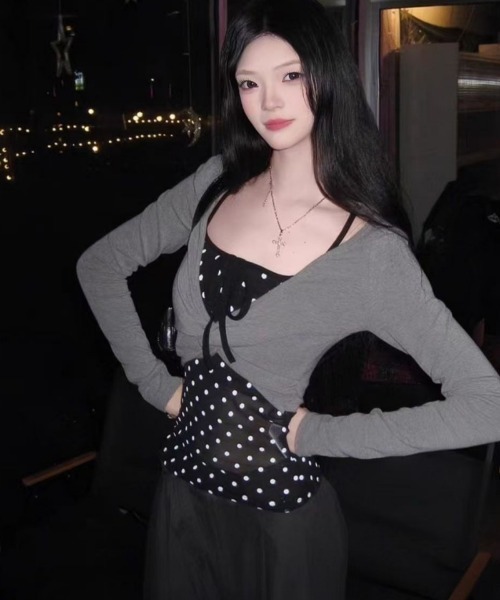 Ritzy（リッツィー）の「前身ツイスト フェイクレイヤードトッド柄ロングスリーブトップス（Tシャツ/カットソー・レディース・ブラック・M/L）」の3枚目の写真