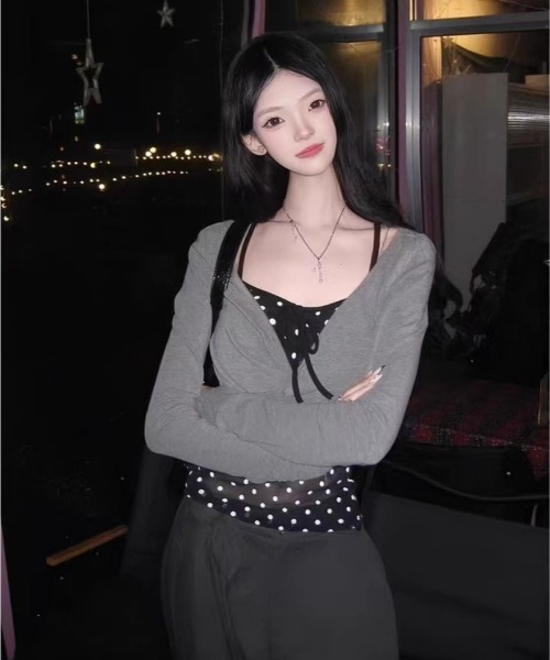 Ritzy（リッツィー）の「前身ツイスト フェイクレイヤードトッド柄ロングスリーブトップス（Tシャツ/カットソー・レディース・ブラック・M/L）」の7枚目の写真