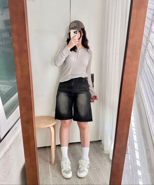 BBAEBBAE(ペッペ)の「ヴィンテージウォッシングフラップアウトポケットバミューダハーフデニムショートパンツ2COLOR(その他パンツ・レディース・ブラック/ブルー・SMALL/MEDIUM/LARGE/X-LARGE)」の12枚目の写真