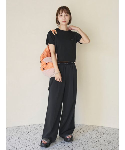 emmi(エミ)の「ソフトタッチクロップドTシャツ(Tシャツ/カットソー・レディース・ブラック/その他/ピンク・F)」の12枚目の写真