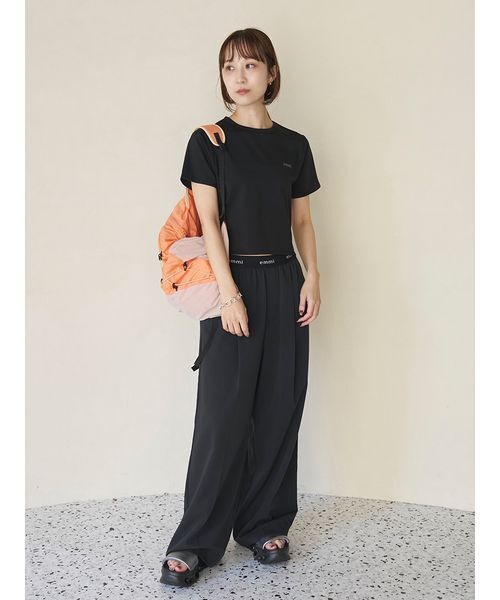 emmi(エミ)の「ソフトタッチクロップドTシャツ(Tシャツ/カットソー・レディース・ブラック/その他/ピンク・F)」の13枚目の写真