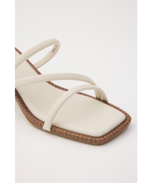 STACCATO(スタッカート)の「ナハラスクエアミュールサンダル(サンダル・レディース・ホワイト/ブラック・22.5cm/23cm/23.5cm/24cm)」の6枚目の写真