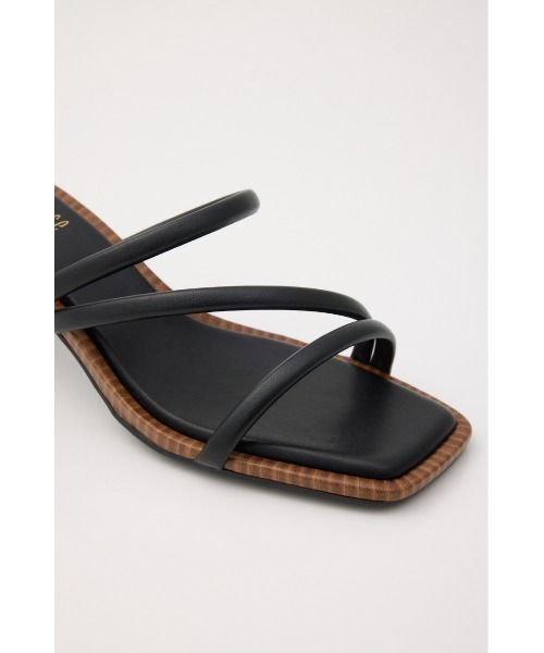 STACCATO(スタッカート)の「ナハラスクエアミュールサンダル(サンダル・レディース・ホワイト/ブラック・22.5cm/23cm/23.5cm/24cm)」の16枚目の写真