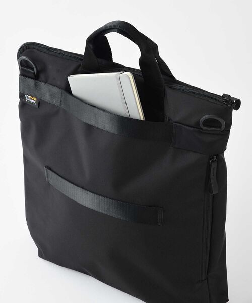 TRAVEL SHOP MILESTO(トラベルショップミレスト)の「XTREC レイヤードヘルメットバッグ(トートバッグ・レディース・グレイッシュベージュ/ブラック・フリ-)」の14枚目の写真
