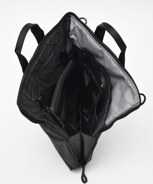TRAVEL SHOP MILESTO(トラベルショップミレスト)の「XTREC レイヤードヘルメットバッグ(トートバッグ・レディース・グレイッシュベージュ/ブラック・フリ-)」の21枚目の写真
