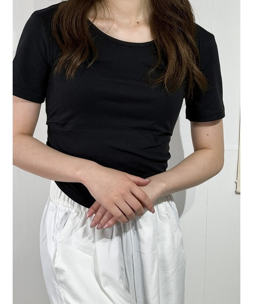 marcydorn(マーシードルン)の「バックオープン×ストラップデザイン Tシャツ(Tシャツ/カットソー・レディース・ブラック/ホワイト・L/M/S)」の19枚目の写真