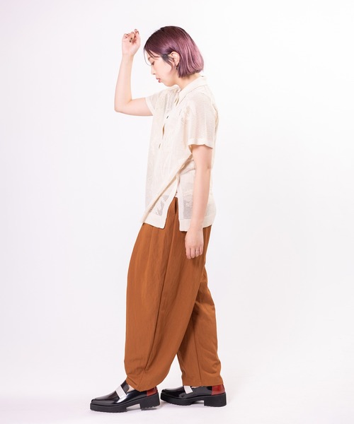 OSMOSIS（オズモーシス）の「アシンメトリータックカーブパンツ（カーゴパンツ・レディース・チャコール/キャメル/ネイビー・ONE SIZE）」の18枚目の写真