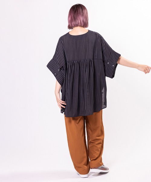 OSMOSIS（オズモーシス）の「アシンメトリータックカーブパンツ（カーゴパンツ・レディース・チャコール/キャメル/ネイビー・ONE SIZE）」の22枚目の写真