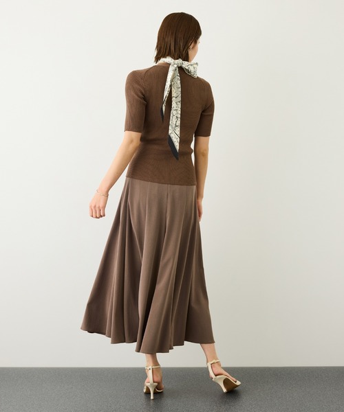 ROPE'(ロペ)の「シルクライクマーメイドフレアスカート/接触冷感・シワ防止・吸水速乾・セットアップ対応・イージーケア(スカート・レディース・ベージュ系その他2/ブラウン系その他2・36/38)」の3枚目の写真
