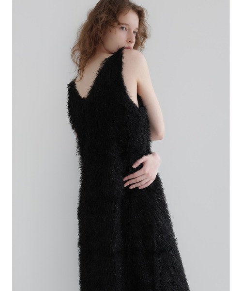 AMOMMA(アモマ)の「FEATHER SHAGGY DRESS(ドレス・レディース・アイボリー/ブラック・FREE)」の3枚目の写真