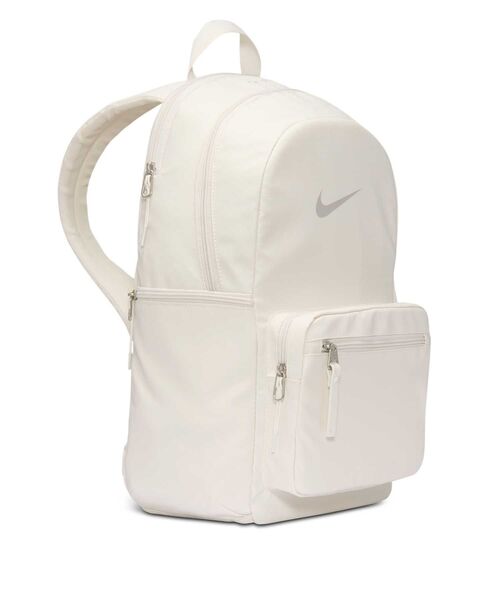 NIKE(ナイキ)の「ナイキ ヘリテージ ユージーン 2.0 ウィンタライズド バックパック (20L) / Nike Heritage Eugene 2.0 Winterized Backpack (20L) IH7955-030 Phantom(バックパック/リュック・メンズ・クリーム・ONE SIZE)」の2枚目の写真