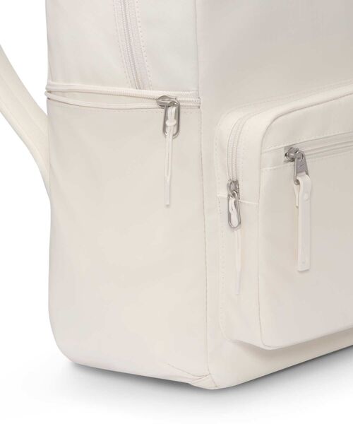 NIKE(ナイキ)の「ナイキ ヘリテージ ユージーン 2.0 ウィンタライズド バックパック (20L) / Nike Heritage Eugene 2.0 Winterized Backpack (20L) IH7955-030 Phantom(バックパック/リュック・メンズ・クリーム・ONE SIZE)」の7枚目の写真