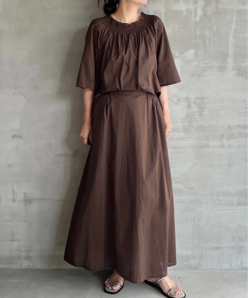 HELIOPOLE（エリオポール）の「COTTONLAWN SHIRRING BLOUSE / コットン ローン シャーリング ブラウス（シャツ/ブラウス・レディース・ダークブラウン・38）」の9枚目の写真