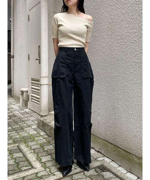 MURUA（ムルーア）の「コーティングコットンカーゴパンツ（カーゴパンツ・レディース・ブラック/ブラウン/カーキ・1/2）」の4枚目の写真