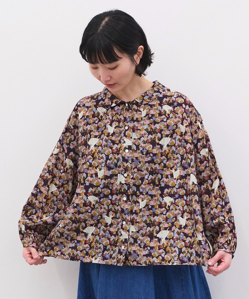 l'atelier du savon（アトリエドサボン）の「踊る街 プリントラグラン 丸襟ブラウス（シャツ/ブラウス・レディース・グリーン/ネイビー・FREE）」の11枚目の写真