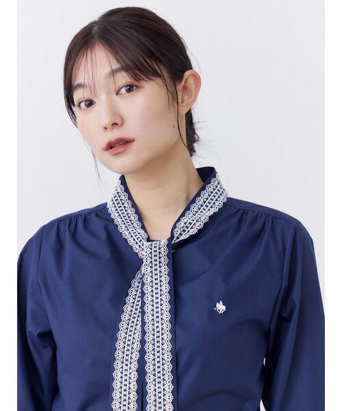 POLO BCS(ポロ ビーシーエス)の「【POLOBCS】レースデザインボウタイブラウス(シャツ/ブラウス・レディース・ライトブルー/ネイビー/オフホワイト・MEDIUM)」の14枚目の写真
