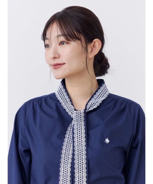 POLO BCS(ポロ ビーシーエス)の「【POLOBCS】レースデザインボウタイブラウス(シャツ/ブラウス・レディース・ライトブルー/ネイビー/オフホワイト・MEDIUM)」の15枚目の写真