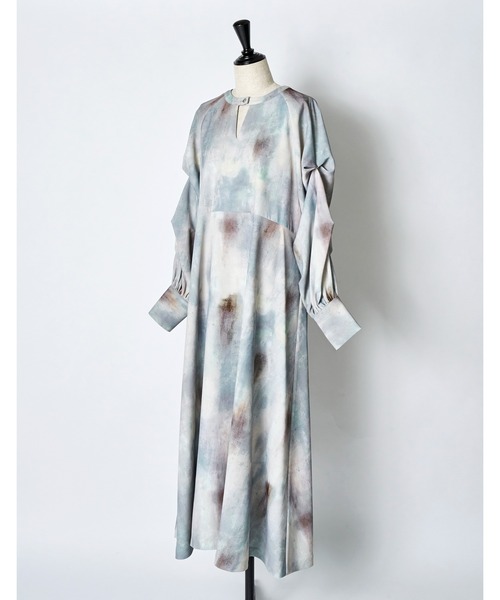 RUMCHE(ラムシェ)の「Soapstone Shirt Dress / ソープストーンシャツドレス(ワンピース・レディース・ライトグレー・FREE)」の4枚目の写真