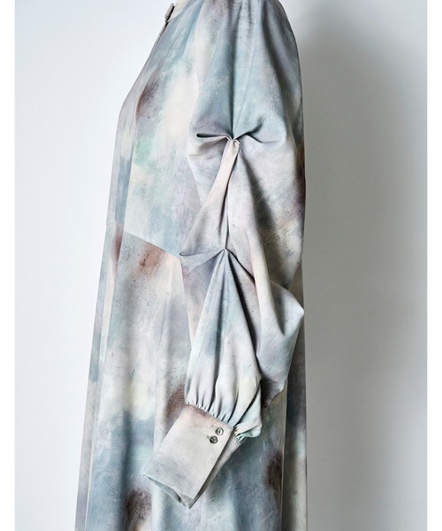 RUMCHE(ラムシェ)の「Soapstone Shirt Dress / ソープストーンシャツドレス(ワンピース・レディース・ライトグレー・FREE)」の8枚目の写真