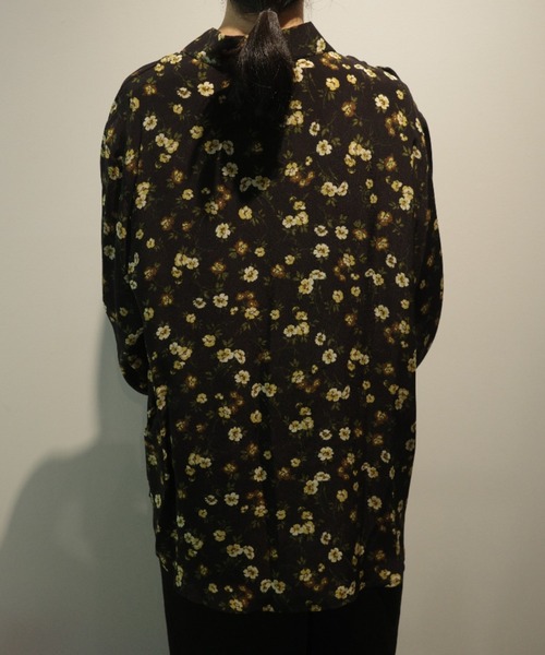CLANE(クラネ)の「CLANE MABEL FLOWER SHIRT(シャツ/ブラウス・レディース・ブラック・1/2)」の3枚目の写真