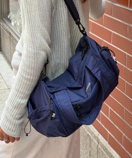 Vipoa(ヴィポア)の「Nylon cross shoulder bag(ショルダーバッグ・レディース・ネイビー/オレンジ/ブルー・FREE)」の2枚目の写真