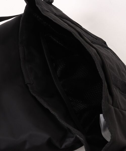 Gramicci(グラミチ)の「【GRAMICCI(グラミチ) 】MULTI SIDE BAG(ボディバッグ/ウエストポーチ・メンズ・ブラック・FREE)」の4枚目の写真