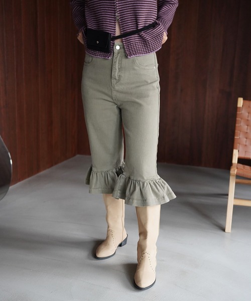 SANSeLF(サンセルフ)の「【SANSeLF】フリルヘムクロップドデニムパンツ saw26a035(デニムパンツ・レディース・カーキ/ブラック・FREE)」の1枚目の写真
