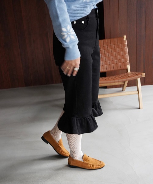 SANSeLF(サンセルフ)の「【SANSeLF】フリルヘムクロップドデニムパンツ saw26a035(デニムパンツ・レディース・カーキ/ブラック・FREE)」の9枚目の写真