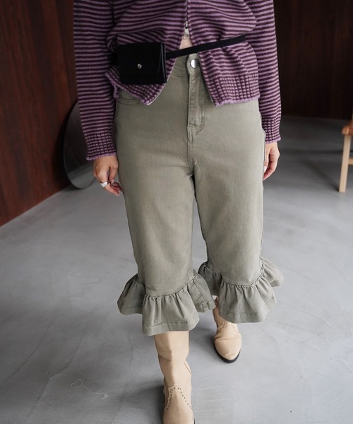 SANSeLF(サンセルフ)の「【SANSeLF】フリルヘムクロップドデニムパンツ saw26a035(デニムパンツ・レディース・カーキ/ブラック・FREE)」の4枚目の写真