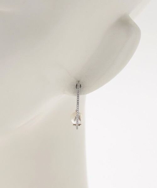 UNITED ARROWS(ユナイテッドアローズ)の「パヴェ&イミテーションパール フックピアス(ピアス(両耳用)・レディース・シルバー・FREE)」の6枚目の写真
