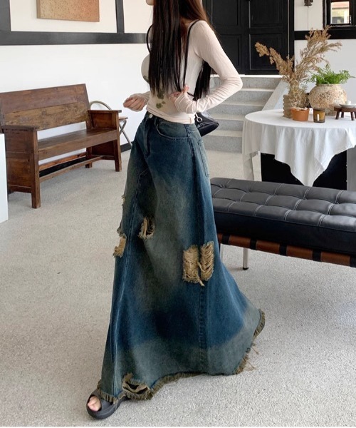 ＆soiree（アンドソワレ）の「ダメージデニムフレアスカート（デニムスカート・レディース・ブルー・X-LARGE/LARGE/MEDIUM/SMALL）」の3枚目の写真