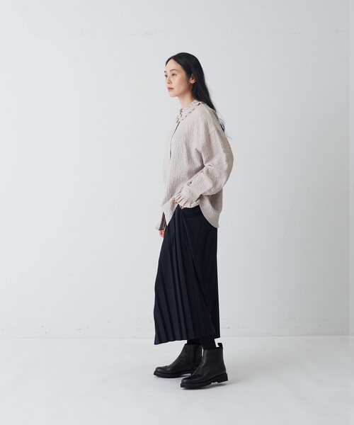 conges payes ADIEU TRISTESSE(コンジェ ペイエ アデュートリステス)の「タックカラーシャツ(シャツ/ブラウス・レディース・アイボリー/モカ/グレイッシュベージュ・38)」の11枚目の写真