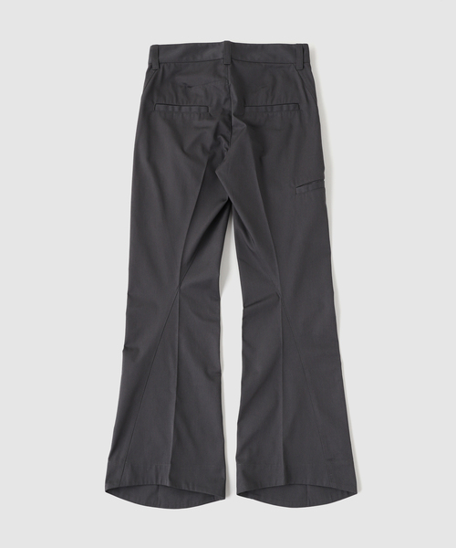 YUKI HASHIMOTO(ユウキハシモト)の「YUKI HASHIMOTO / ユウキハシモト TWISTED FLARED PANTS(スラックス・メンズ・ブラック/チャコールグレー・46/44)」の8枚目の写真