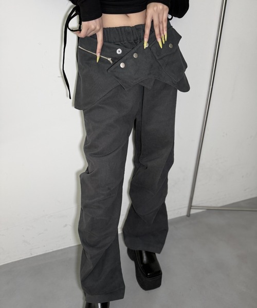 Y2K SYNAPSE FACTORY(ワイツーケー シナプスファクトリー)の「【ラップ】ピンタックパンツ(その他パンツ・レディース・ダークグレー・FREE)」の6枚目の写真