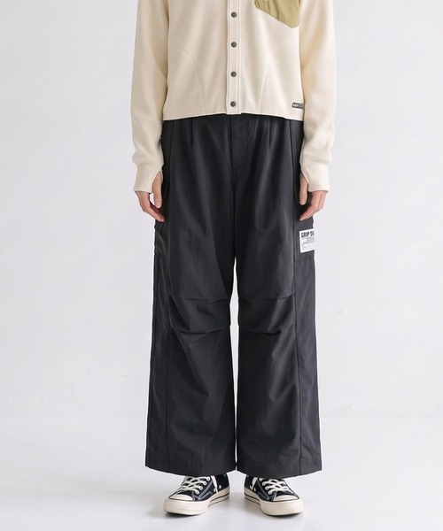 GRIP SWANY(グリップスワニー)の「【GSWP‐297】 NYLON CARGO PANTS(その他パンツ・レディース・ベージュ/ブラック・S/M)」の1枚目の写真
