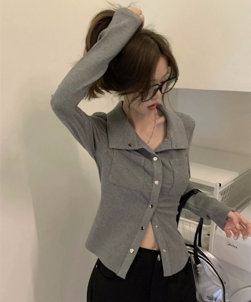 LADY LIKE(レディライク)の「【秋冬新作】ドットボタン胸ポケットカットトップス(Tシャツ/カットソー・レディース・ホワイト/グレー・M)」の9枚目の写真