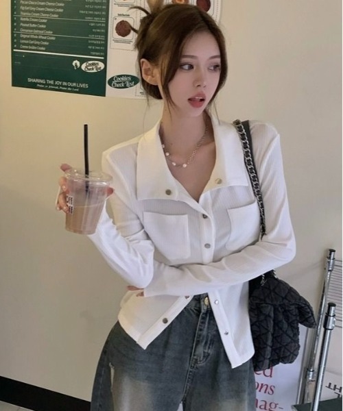 LADY LIKE(レディライク)の「【秋冬新作】ドットボタン胸ポケットカットトップス(Tシャツ/カットソー・レディース・ホワイト/グレー・M)」の18枚目の写真