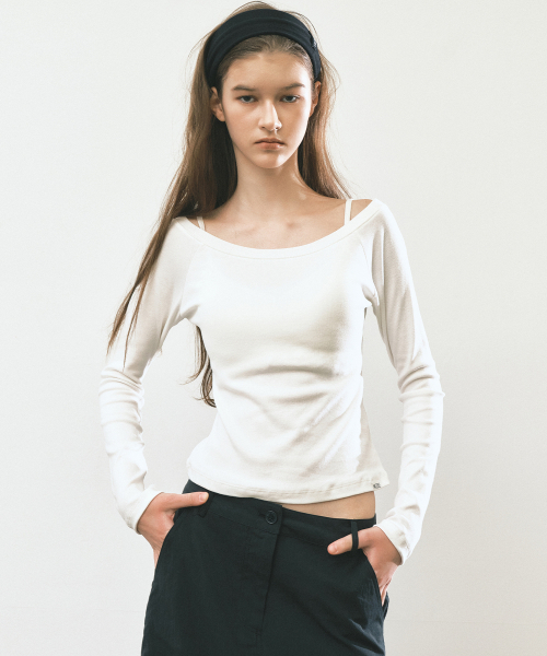 NICK&NICOLE（ニックアンドニコール）の「オフショルダー長袖トップ アイボリー（Tシャツ/カットソー・レディース・アイボリー・FREE）」の3枚目の写真