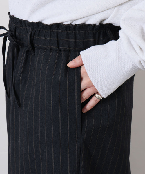 JOURNAL STANDARD LUXE（ジャーナルスタンダード　ラックス）の「クリアTR ヘムイージーパンツ（その他パンツ・レディース・グレー/チャコールグレー/ブラック・FREE）」の21枚目の写真
