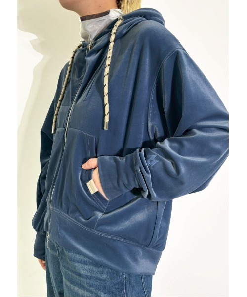 MIDVEIN(ミッドヴェイン)の「rich velours hoodie(パーカー・レディース・グレー/ブルー/ブラック/ベージュ・FREE)」の15枚目の写真