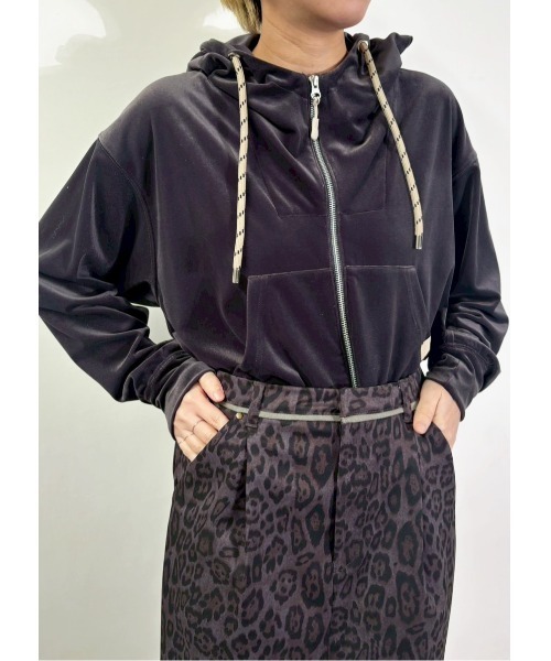 MIDVEIN(ミッドヴェイン)の「rich velours hoodie(パーカー・レディース・グレー/ブルー/ブラック/ベージュ・FREE)」の9枚目の写真