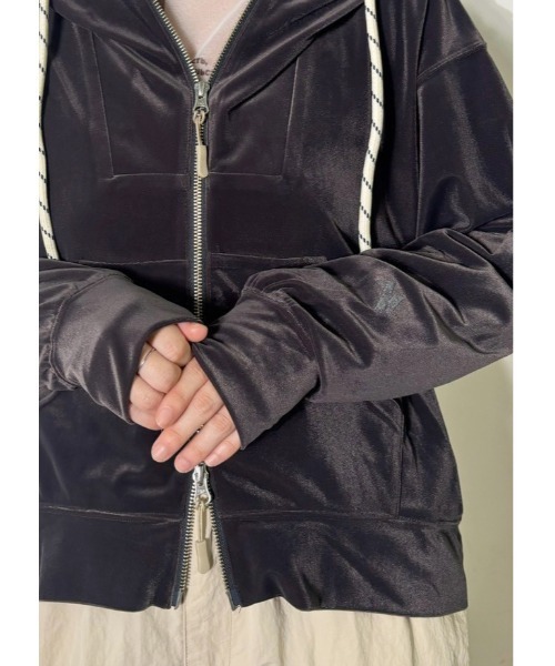MIDVEIN(ミッドヴェイン)の「rich velours hoodie(パーカー・レディース・グレー/ブルー/ブラック/ベージュ・FREE)」の5枚目の写真