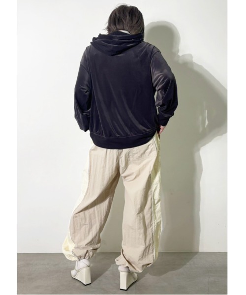 MIDVEIN(ミッドヴェイン)の「rich velours hoodie(パーカー・レディース・グレー/ブルー/ブラック/ベージュ・FREE)」の12枚目の写真